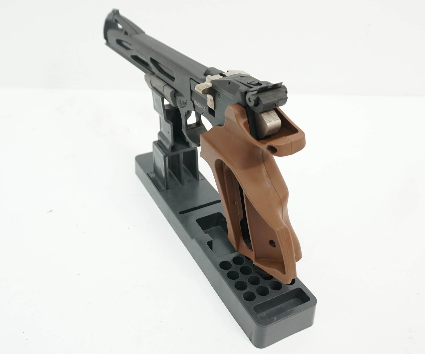 Пневматический пистолет МР-657 4,5 мм