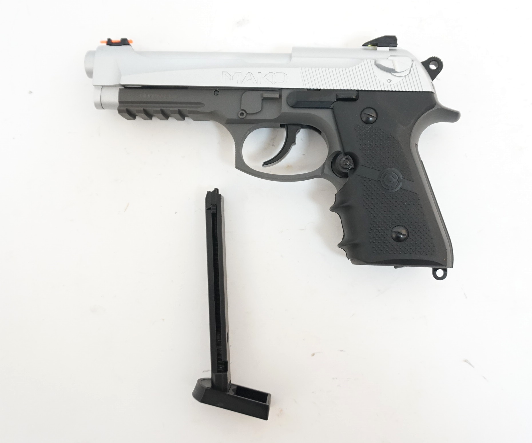 Пневматический пистолет Crosman CM9B Mako 4,5 мм