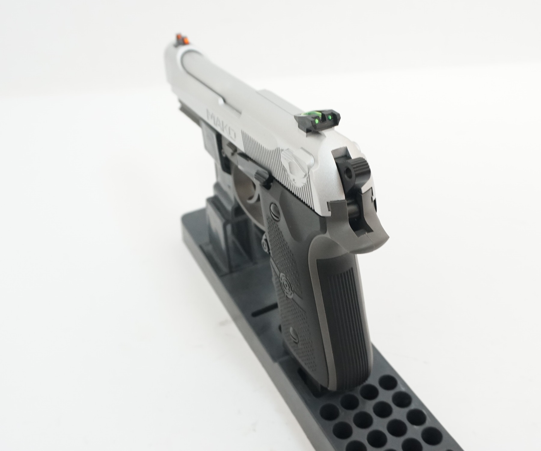 Пневматический пистолет Crosman CM9B Mako 4,5 мм
