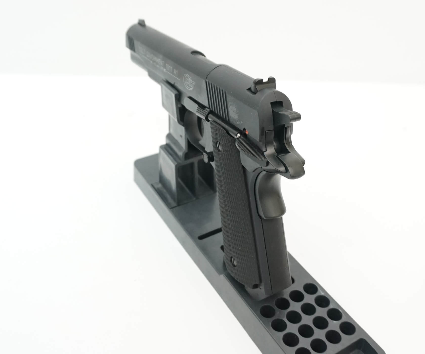 Пневматический пистолет Umarex Colt Government 1911 A1 4,5 мм
