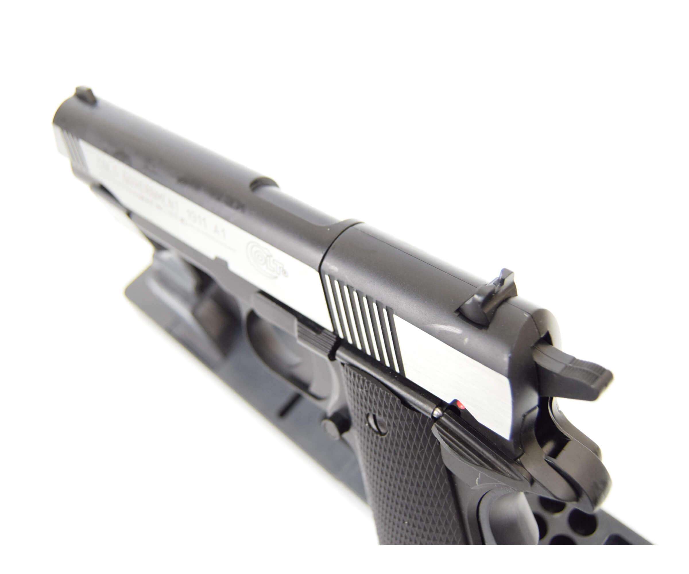 Пневматический пистолет Umarex Colt Government M1911 A1 Dark OPS хром. с черн. пласт. накладками 4,5 мм