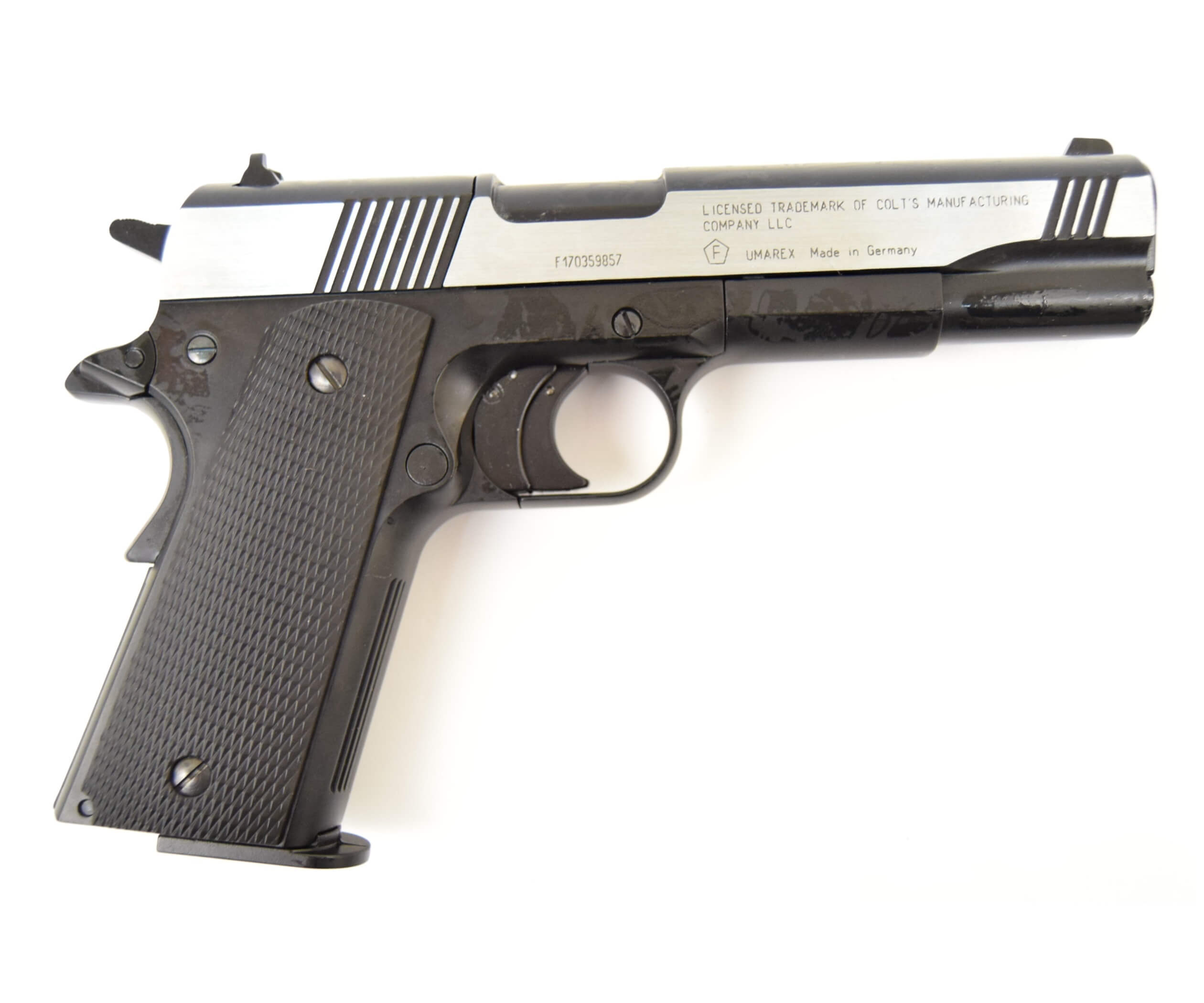 Пневматический пистолет Umarex Colt Government M1911 A1 Dark OPS хром. с черн. пласт. накладками 4,5 мм