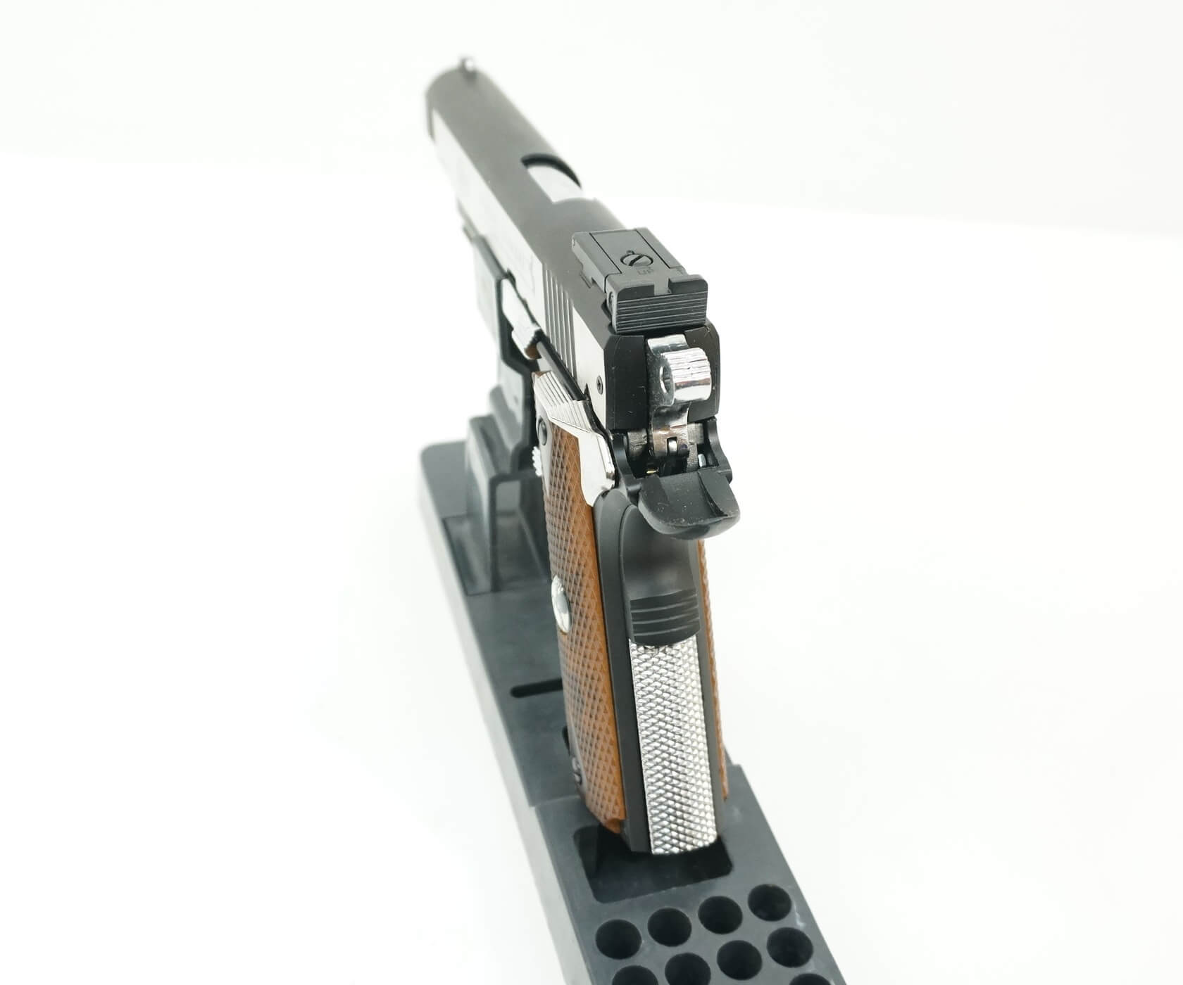 Пневматический пистолет Umarex Colt Special Combat 4,5 мм 