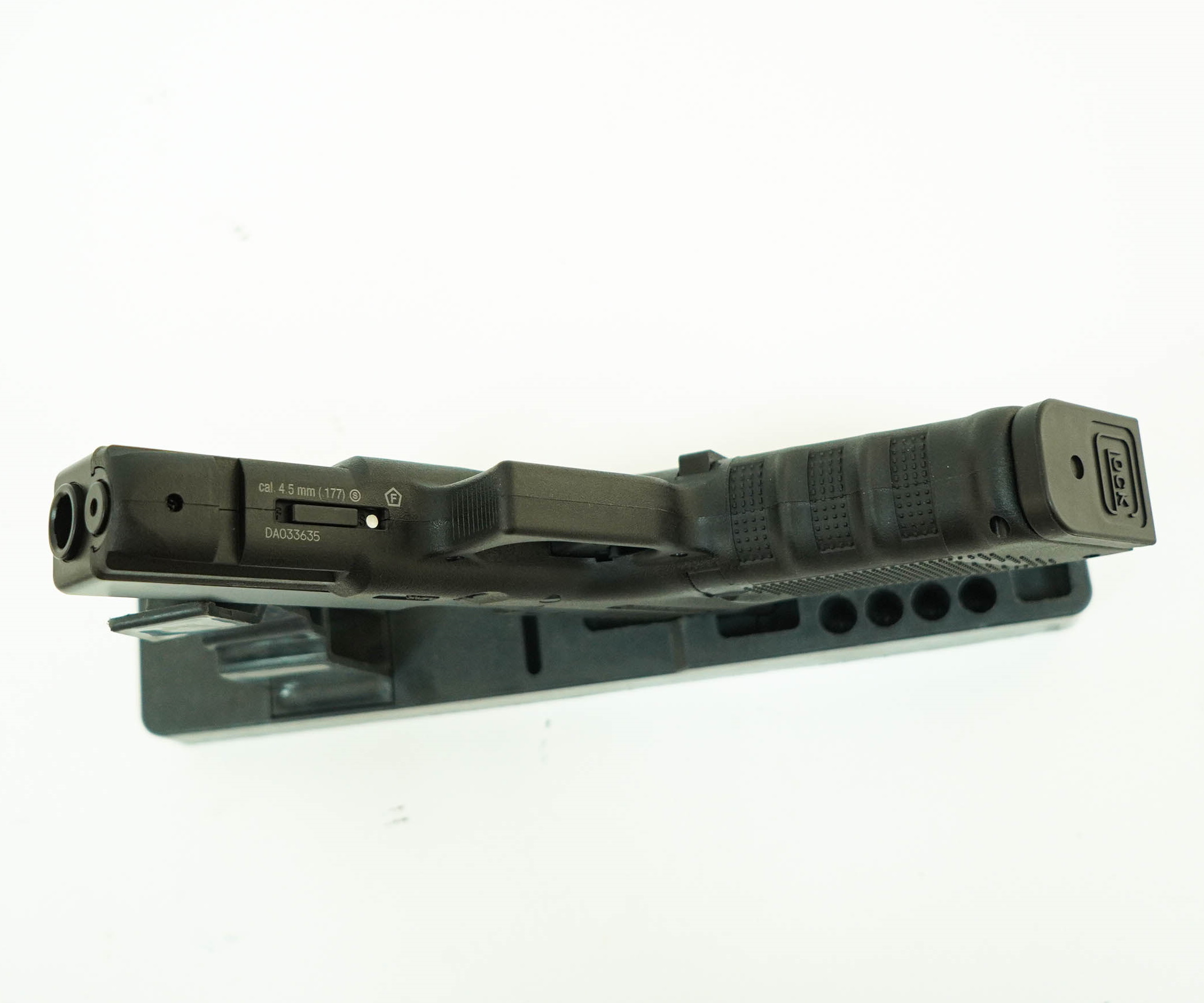 Пневматический пистолет Umarex Glock 22 4,5 мм 