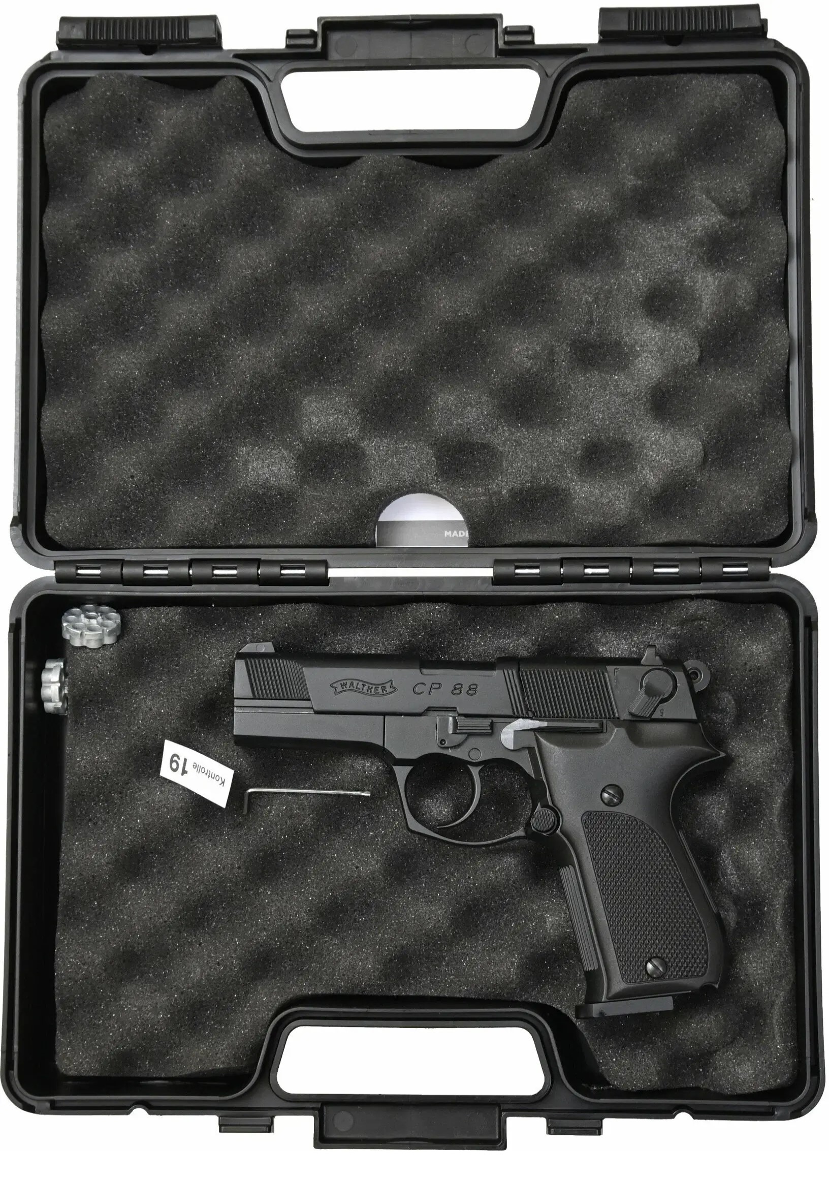 Пневматический пистолет Umarex Walther CP 88 4,5 мм