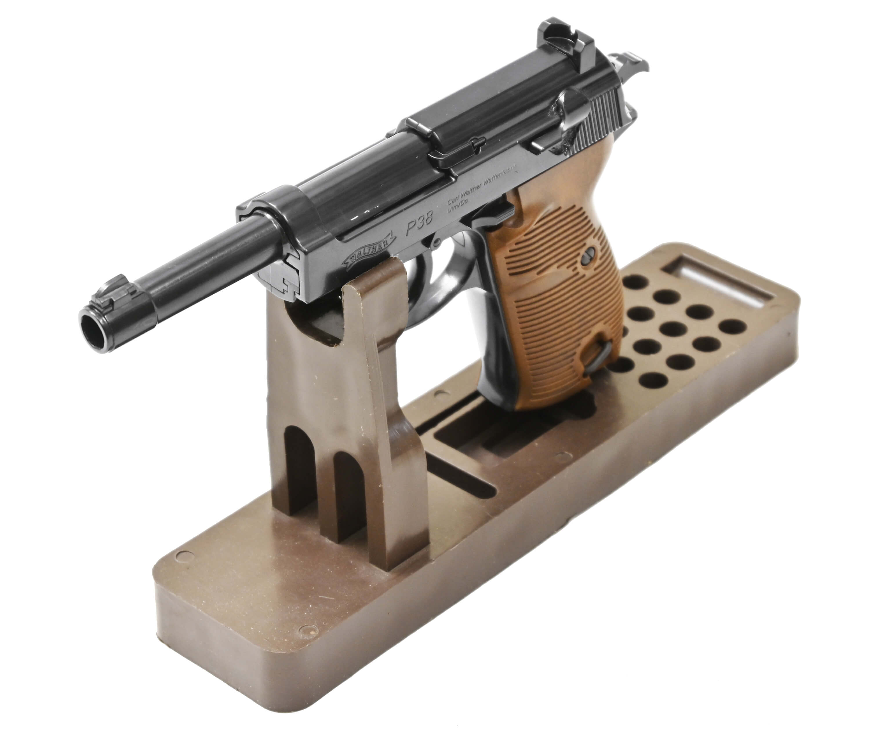 Пневматический пистолет Umarex Walther P38 4,5 мм