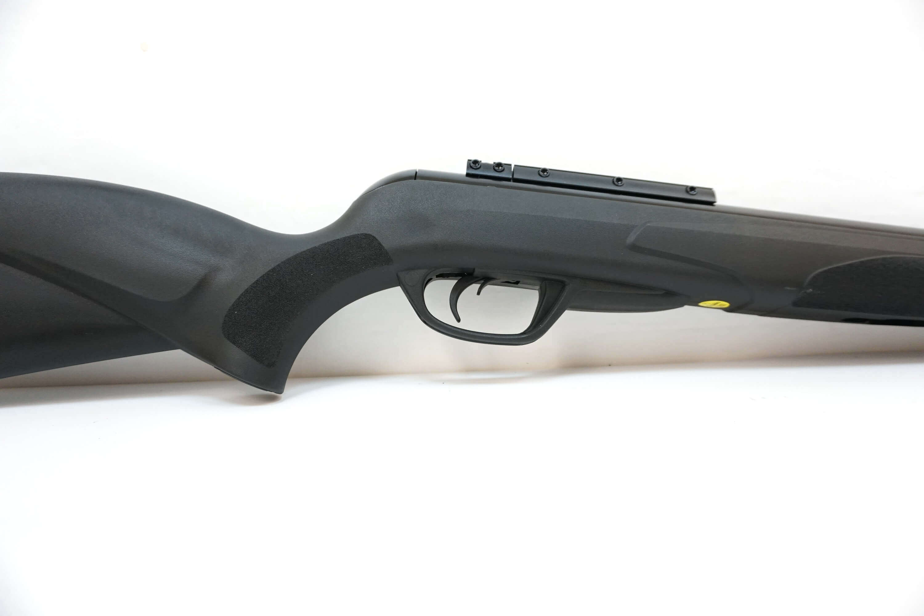 Пневматическая винтовка Gamo Black Cat 1400 4,5 мм
